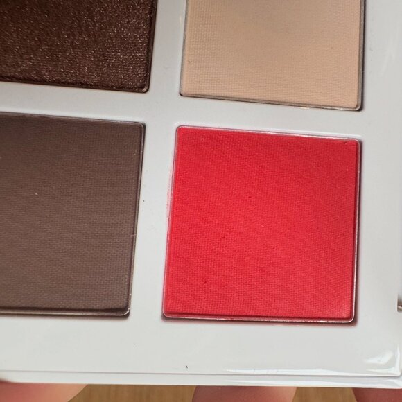 by BANILA Eyecrush Shadow Palette - 03 Girl Boss - Picture 5 of 8